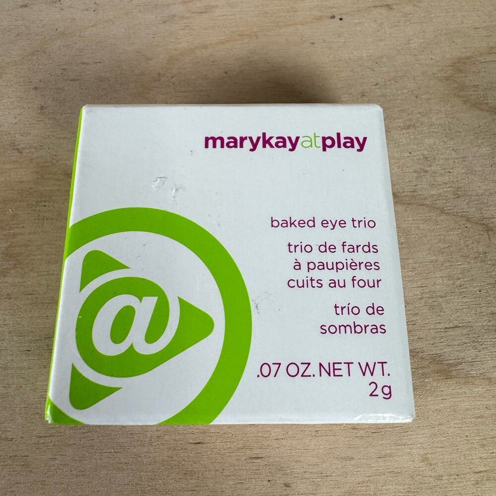New In Box Mary Kay At Play Baked Eye Trio Out of The Blue - Picture 1 of 5